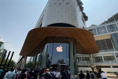 Apple Store Launch: What's New? Apple Store Launch: What's New?