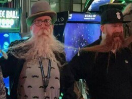 VIDEO: इनके पास है दुनिया की सबसे लंबी दाढ़ी, गिनीज बुक ऑफ वर्ल्ड रिकॉर्ड में दर्ज है नाम, जानिए कितनी है लंबाई VIDEO: इनके पास है दुनिया की सबसे लंबी दाढ़ी, गिनीज बुक ऑफ वर्ल्ड रिकॉर्ड में दर्ज है नाम, जानिए कितनी है लंबाई