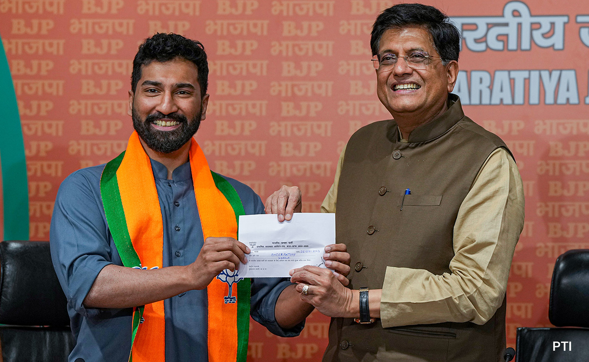 Anil Antony, Congress Veteran AK Antony's Son, Joins BJP