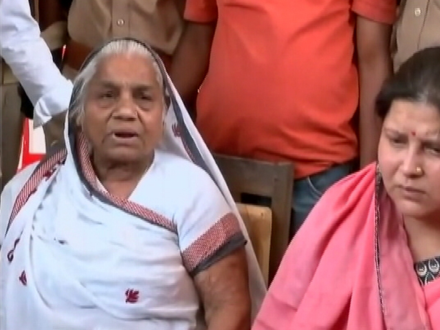 Atiq Ahmed Son Encounter: उमेश पाल की मां बोलीं- "मुख्यमंत्री और यूपी पुलिस ने अपना फर्ज अदा किया"