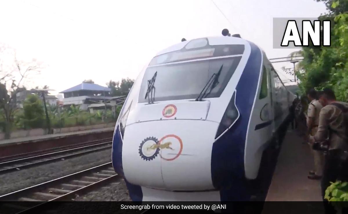 6 Detained For Throwing Stones Thrown At Vande Bharat Train In Andhra Pradesh