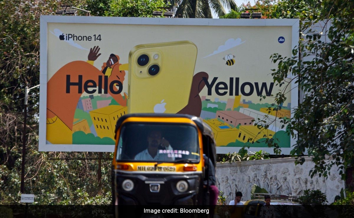 Apple's India Sales Near $6 Billion As Tim Cook Starts Retail Push
