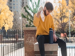 Excessive Sweating: गर्मी से हैं परेशान, आता है खूब पसीना, तो अपनाएं ये 5 Tips Excessive Sweating: गर्मी से हैं परेशान, आता है खूब पसीना, तो अपनाएं ये 5 Tips