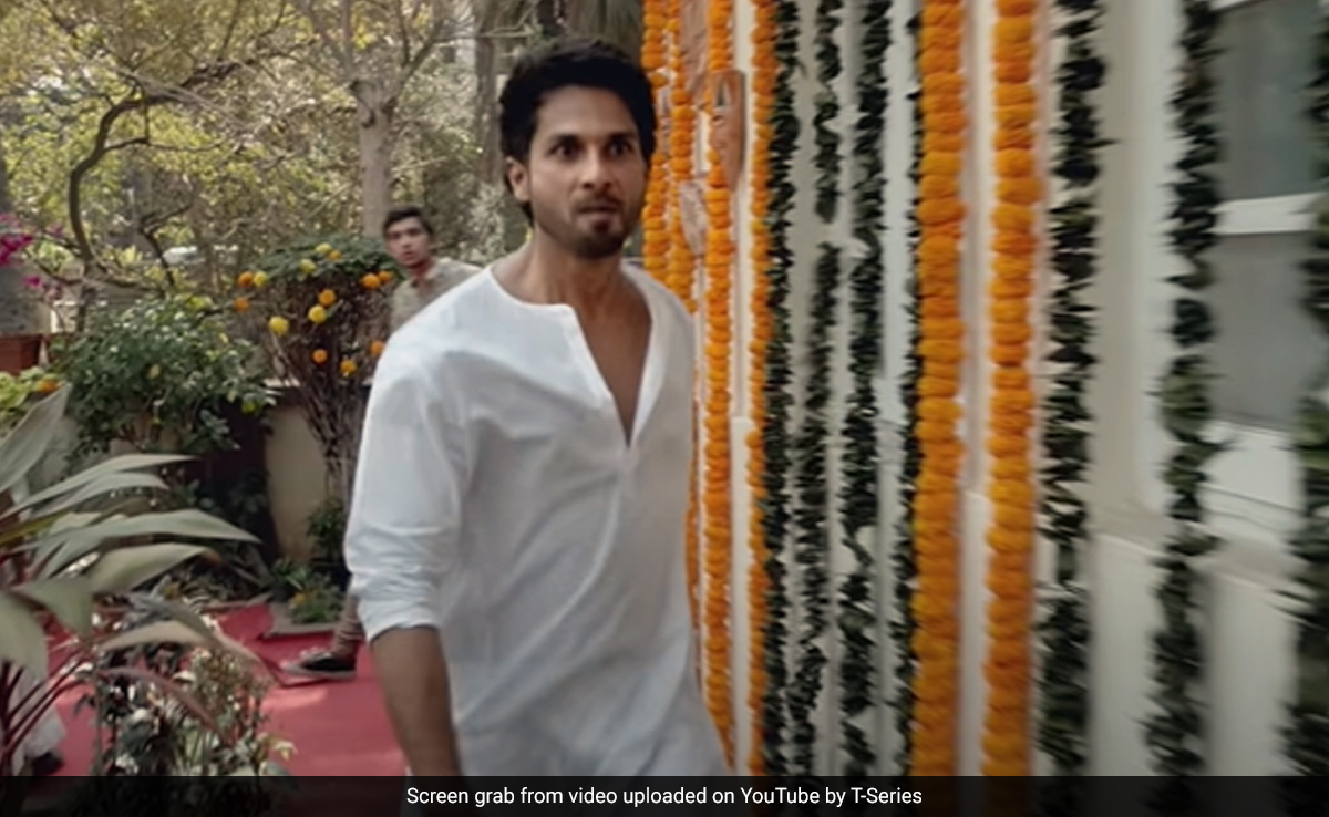 What's In A Blue Tick? Let Shahid Kapoor, Amitabh Bachchan And Other "Unverified Humans" Answer