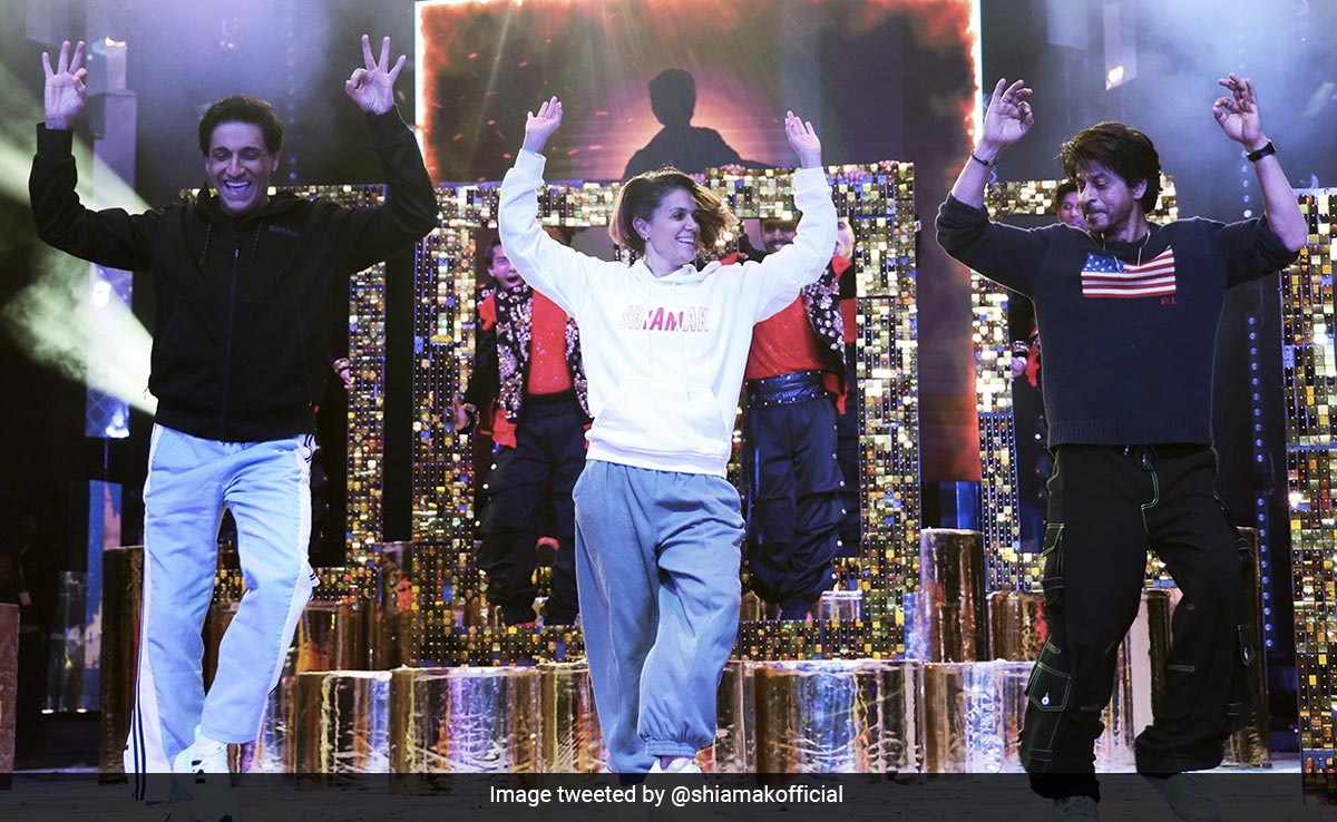 Shah Rukh Khan Has "Same Charisma" 26 Years After <I>Dil Toh Pagal Hai</I>, Says Choreographer Shiamak Davar