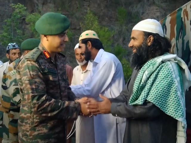Indian Army Hosts Iftaar Party Along Line Of Control