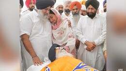 पंजाब के पूर्व मुख्यमंत्री प्रकाश सिंह बादल को अंतिम विदाई देने उनके पैतृक गांव पहुंचे कई बड़े नेता