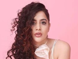 Uorfi Javed's Outfit Hinders Tea-Time, But Her Chai Passion Finds A Way Uorfi Javed's Outfit Hinders Tea-Time, But Her Chai Passion Finds A Way
