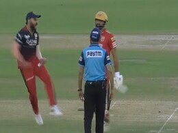 विराट कोहली ने सिराज के रनआउट पर मनाया आक्रामक जश्न, Video ने इंटरनेट पर मचाई धूम विराट कोहली ने सिराज के रनआउट पर मनाया आक्रामक जश्न, Video ने इंटरनेट पर मचाई धूम