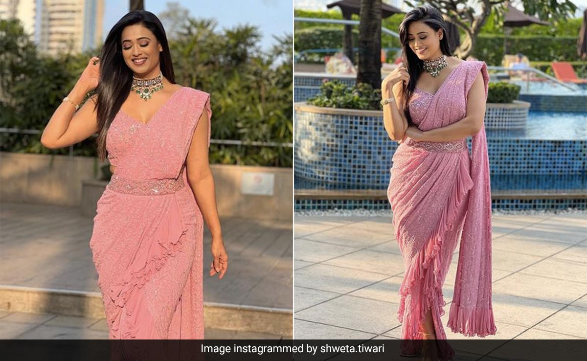 Shweta Tiwari's Pretty Pink <i>Saree</i> Tops Our Festive Spring Fashion List