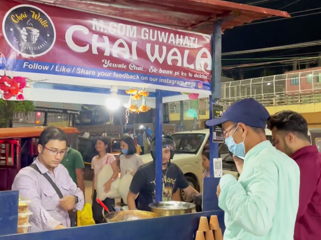 Young Entrepreneurs Follow Their Dream, Open A Tea Stall