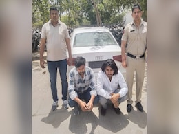 फरीदाबाद: ऑडी कार में अवैध शराब तस्करी करते दो गिरफ्तार, 17 पेटी शराब जब्त  फरीदाबाद: ऑडी कार में अवैध शराब तस्करी करते दो गिरफ्तार, 17 पेटी शराब जब्त