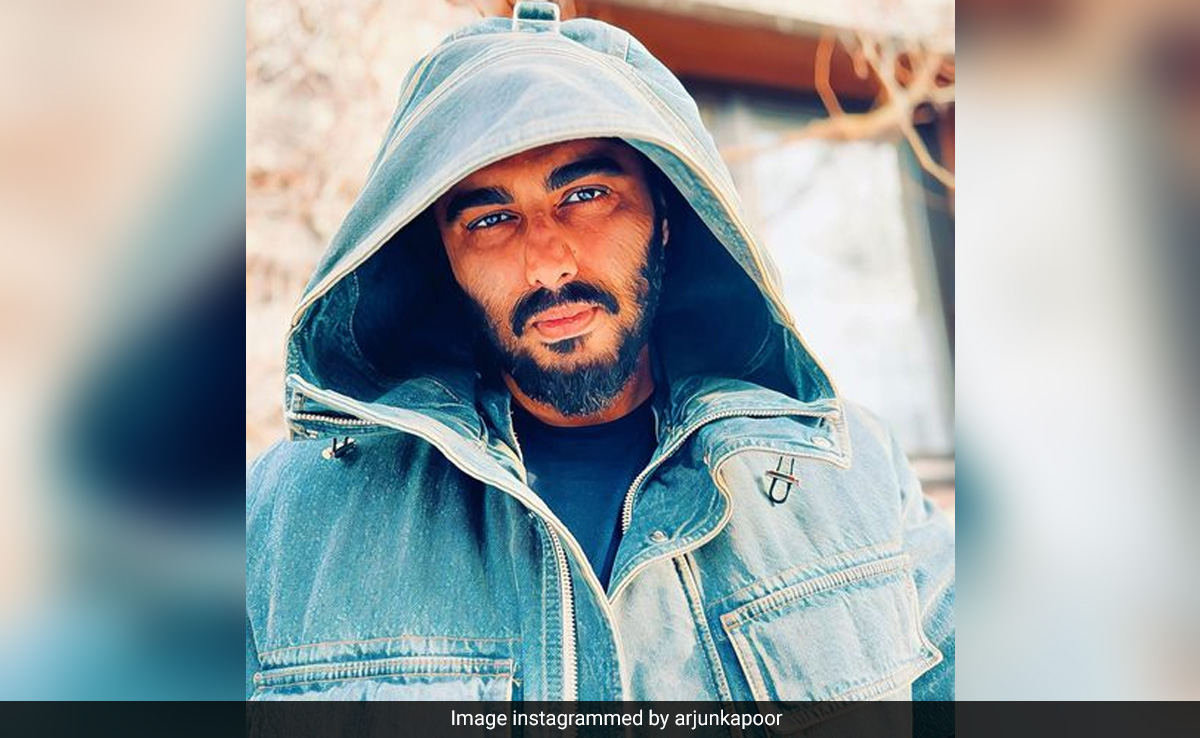 Arjun Kapoor Through The Eyes Of Girlfriend Malaika Arora. New Pics From Austria