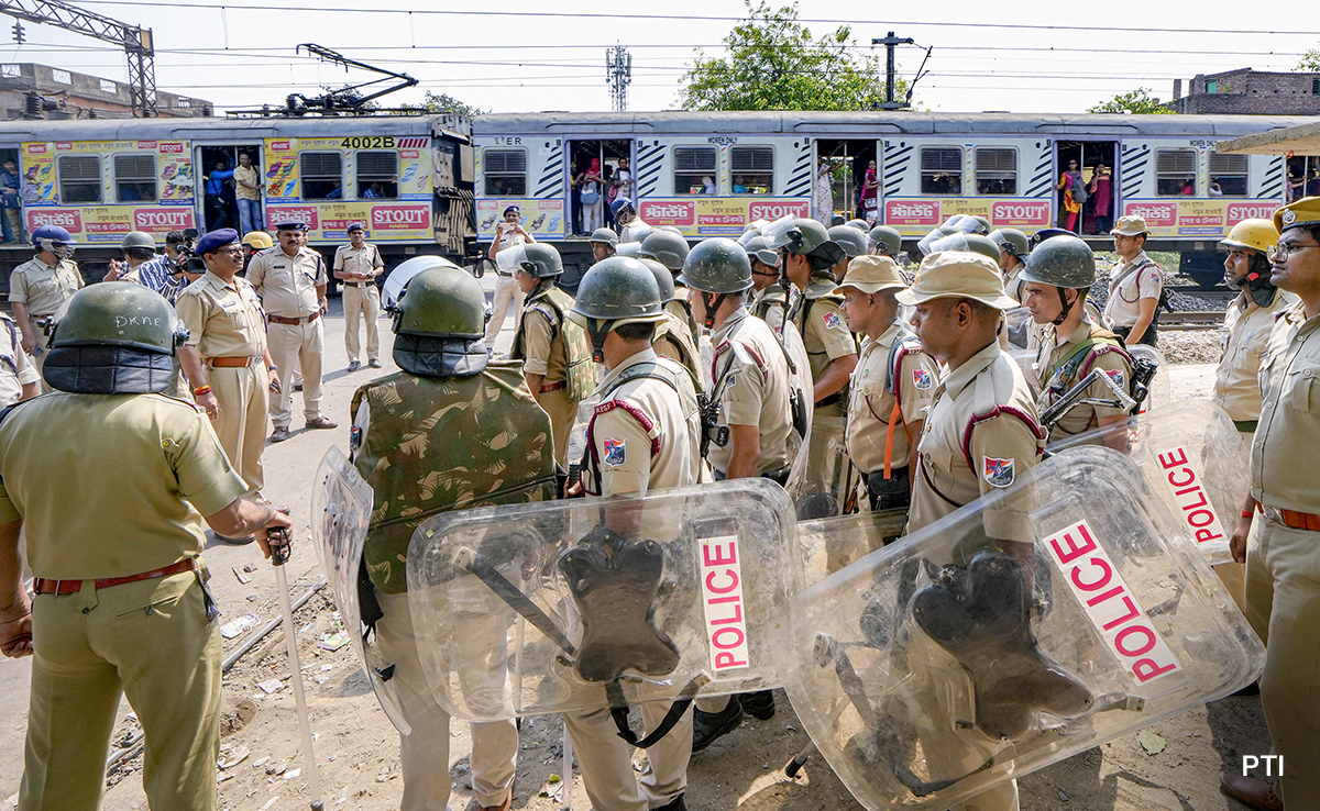 Heavy Force In Bengal's Violence-Hit Rishra, Internet Still Suspended