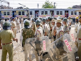 बंगाल ग्रामीण चुनाव: नामांकन दाखिल करने के दूसरे दिन भी हिंसा जारी रही बंगाल ग्रामीण चुनाव: नामांकन दाखिल करने के दूसरे दिन भी हिंसा जारी रही