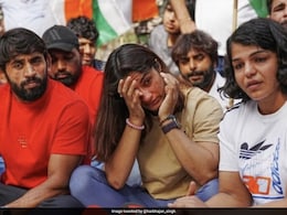 Sportspersons' Solidarity Posts After Wrestler Vinesh Phogat Questions #MeToo Silence Sportspersons' Solidarity Posts After Wrestler Vinesh Phogat Questions #MeToo Silence