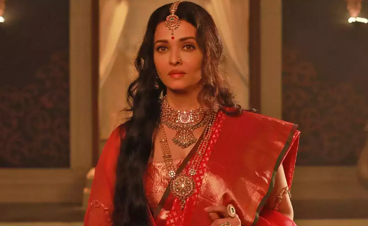 <i>Ponniyin Selvan</i> 2 Box Office Collection Day 3: Mani Ratnam's Epic Makes Over Rs 72 Crore In Weekend 1