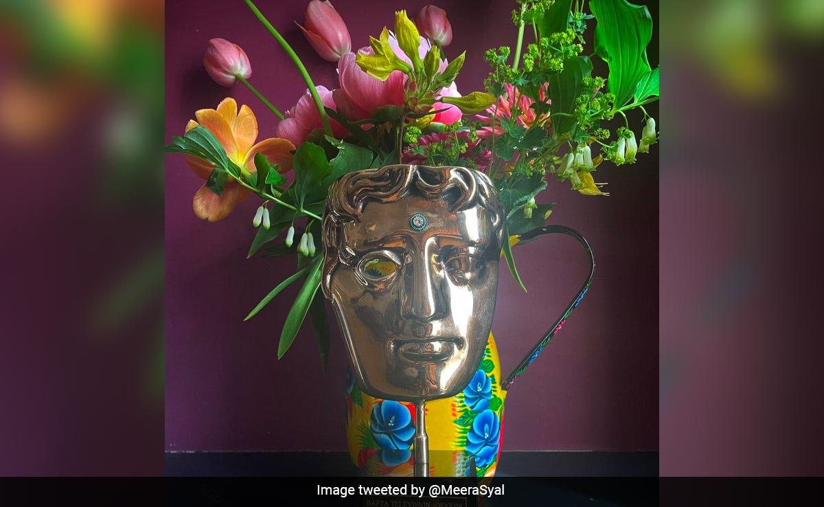 Watch: Actor Meera Syal Places A Bindi On Her Bafta Award, Says It "Represents Change"