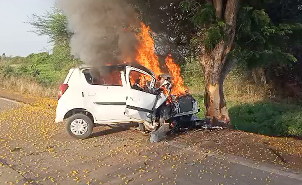 मध्य प्रदेश के हरदा में कार में आग लगने से नवविवाहित जोड़े सहित चार जिंदा जले