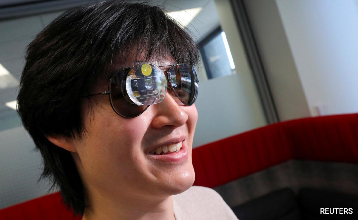 AI-Powered Eyepiece Seeks To Improve How Humans Talk