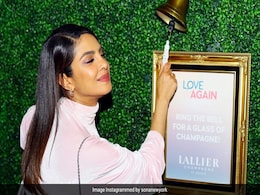 Priyanka Chopra Hosts <i>Love Again</i> After Party At Her New York Restaurant. Pics Inside Priyanka Chopra Hosts <i>Love Again</i> After Party At Her New York Restaurant. Pics Inside