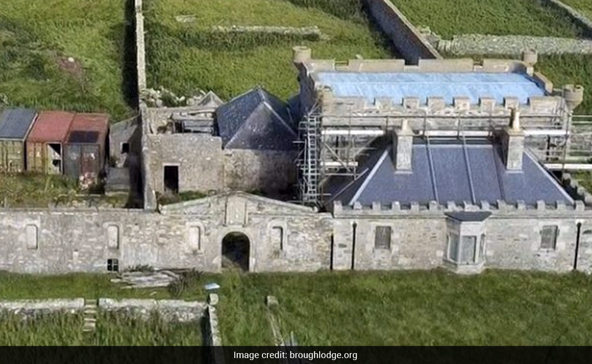 This Historic Castle In Scotland Is On Sale For Rs 30 Lakh, But There's A Big Catch