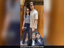 सगाई के बाद पहली बार मंगेतर के साथ स्पॉट हुए करण देओल, सनी देओल के बेटे-बहू को देख फैंस ने दिया ये रिएक्शन सगाई के बाद पहली बार मंगेतर के साथ स्पॉट हुए करण देओल, सनी देओल के बेटे-बहू को देख फैंस ने दिया ये रिएक्शन