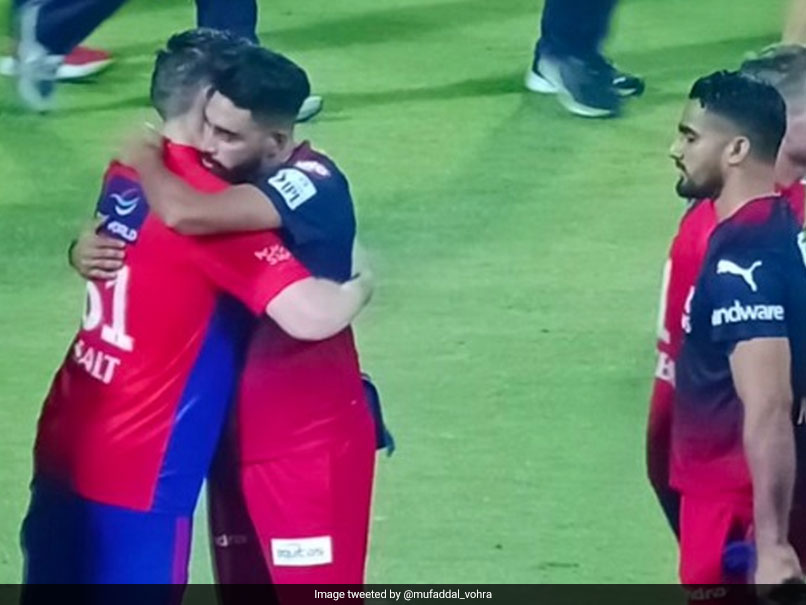 Mohammed Siraj, Phil Salt Bury The Hatchet With Brilliant Post-Match Gesture