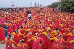 Bharathanatyam Dancers Create A New Record In Puducherry Bharathanatyam Dancers Create A New Record In Puducherry