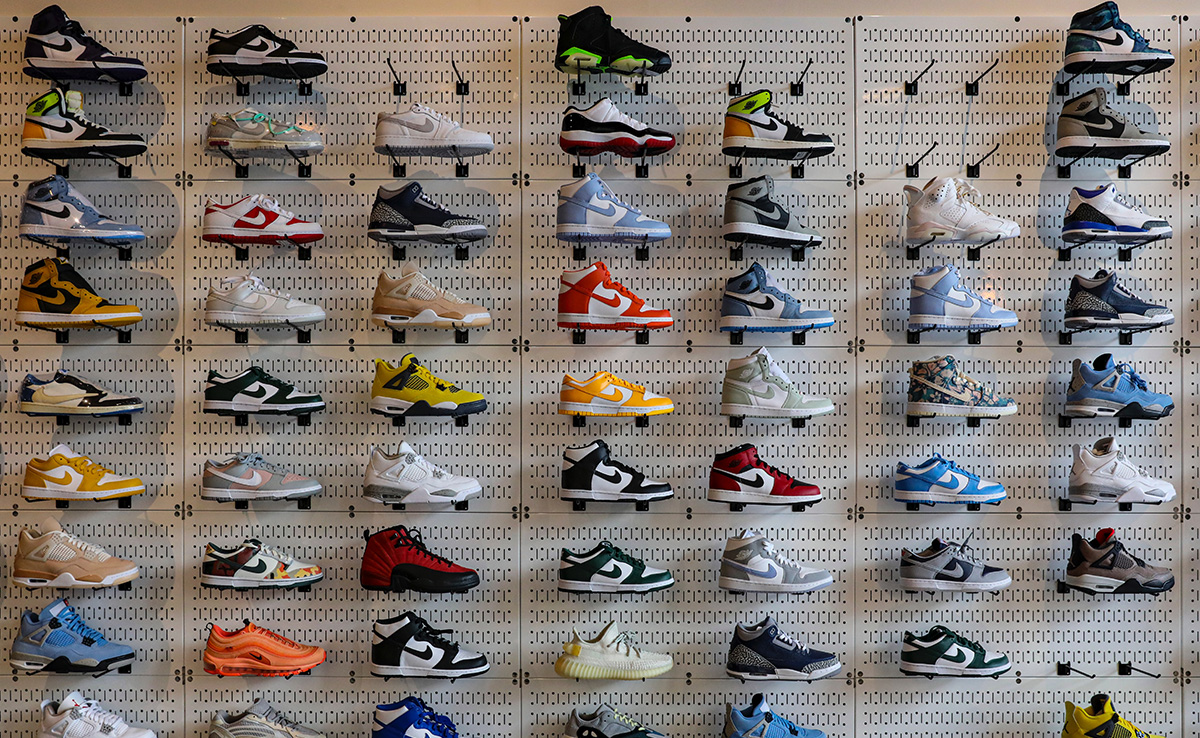 Thieves In Peru Steal 200 Sneakers Worth $13,000, But All For The Right Foot