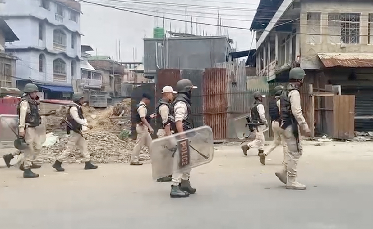 Gunfire Exchanged Between Security Forces, Insurgents In Manipur, 2 Injured Gunfire Exchanged Between Security Forces, Insurgents In Manipur, 2 Injured