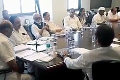 कर्नाटक के चुनावों के बाद महाराष्ट्र में अचानक क्यों बढ़ गई हैं राजनीतिक सरगर्मियां? कर्नाटक के चुनावों के बाद महाराष्ट्र में अचानक क्यों बढ़ गई हैं राजनीतिक सरगर्मियां?