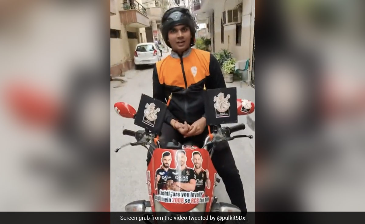 Swiggy Delivery Executive Goes Viral For His Love For IPL Team. Watch