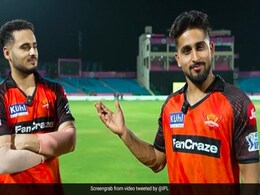 'निराशा होती थी कि मैं...' मैच फिनिश करने के बाद अब्दुल समद ने उमरान मलिक को बयां किया अपना दर्द, Video 'निराशा होती थी कि मैं...' मैच फिनिश करने के बाद अब्दुल समद ने उमरान मलिक को बयां किया अपना दर्द, Video