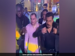IIFA 2023: 'प्लीज मेरे बेटे के साथ हाथ मिला लीजिए...' एक मां की गुजारिश पर सलमान खान ने दिए बच्चे संग पोज, लोगों ने कही ये बात IIFA 2023: 'प्लीज मेरे बेटे के साथ हाथ मिला लीजिए...' एक मां की गुजारिश पर सलमान खान ने दिए बच्चे संग पोज, लोगों ने कही ये बात