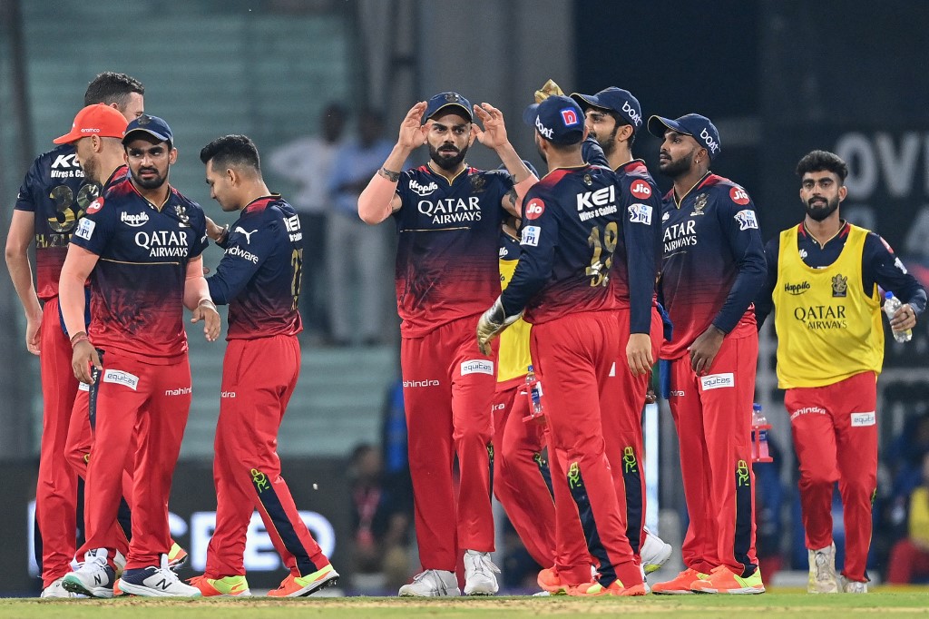 IPL में राजस्थान के बाद बेंगलुरु की टीम भी बिकी, इन कंपनियों ने लगभग 17 हजार करोड़ में खरीदा