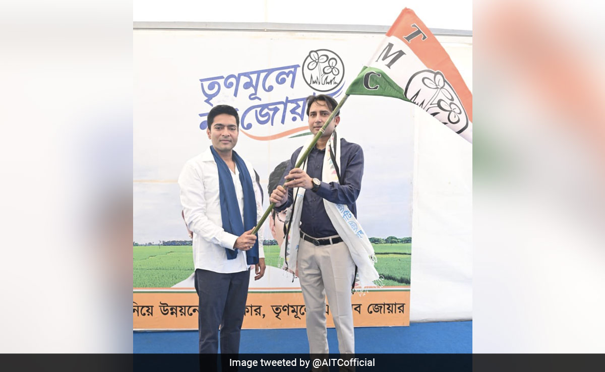 Beedi Baron Bayron Biswas, Bengal Congress' Only MLA, Joins Trinamool Beedi Baron Bayron Biswas, Bengal Congress' Only MLA, Joins Trinamool