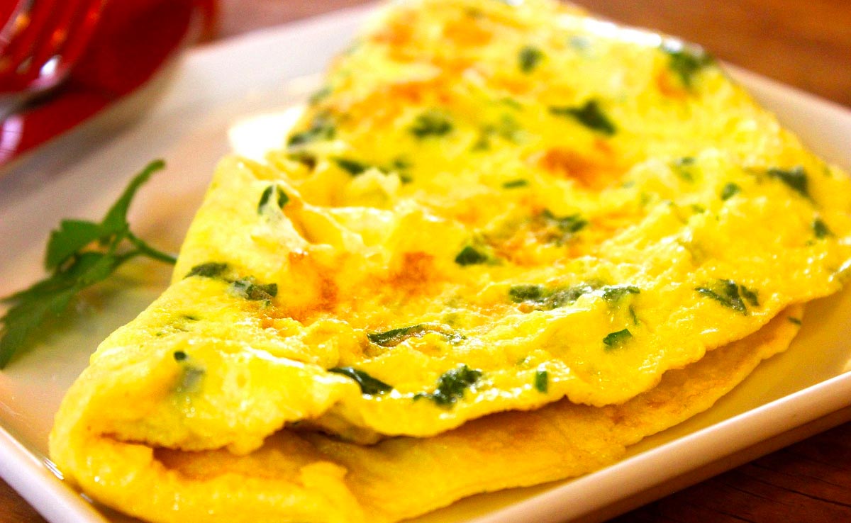 Eggs are rich in high-quality protein and B vitamins, which help convert food into energy