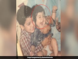 कॉलेज में टॉपर रही इस बच्ची ने की 12वीं पास से शादी, आज 1050 करोड़ का मालिक और सुपरस्टार है इस एक्ट्रेस का पति, पहचाना? कॉलेज में टॉपर रही इस बच्ची ने की 12वीं पास से शादी, आज 1050 करोड़ का मालिक और सुपरस्टार है इस एक्ट्रेस का पति, पहचाना?