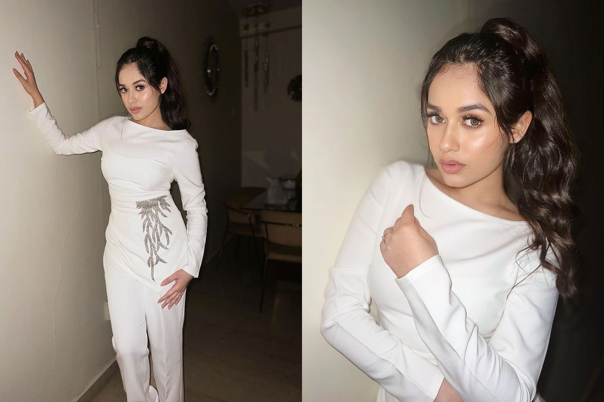 Jannat Zubair Looks Astonishing In Her White Aesthetic Dress