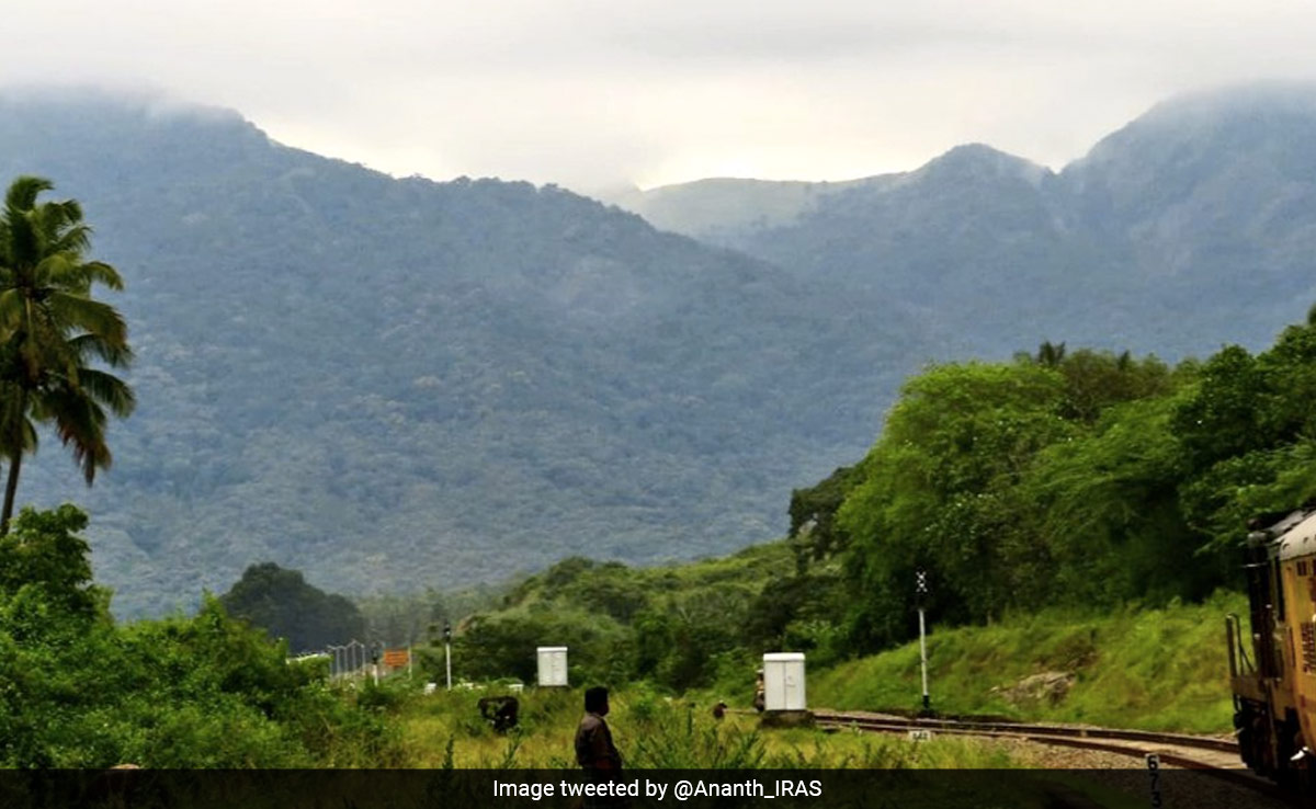 Indian Railways Officer Shares Mesmerising Pic Of Cloud-Kissed Hills In Tamil Nadu