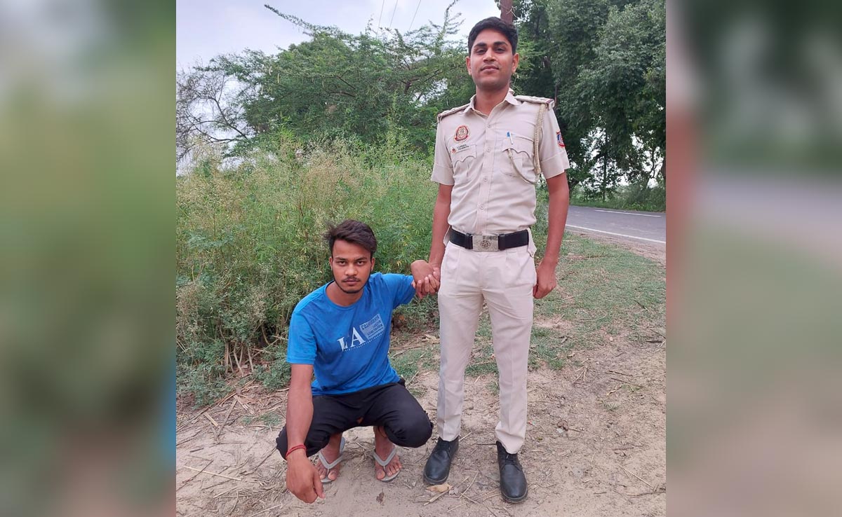 दिल्ली: बॉयफ्रेंड ने लड़की को 16 बार घोंपा चाकू, पत्थर से कुचला; मौत के बाद भी मारता रहा लात