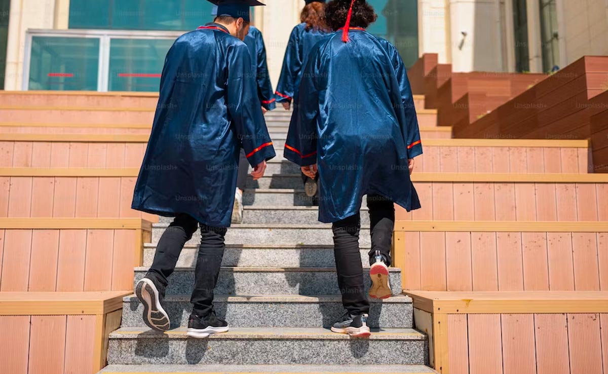 US High School Postpones Graduation After Majority Of Students Fail