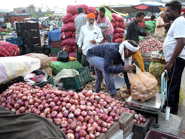 देश में खुदरा महंगाई दर मार्च की 5.66 प्रतिशत से घटकर अप्रैल में 4.7 फीसदी रही