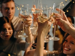 Did You Know? Your Brain Reacts Differently to Alcohol When Drinking With Friends Versus Alone Did You Know? Your Brain Reacts Differently to Alcohol When Drinking With Friends Versus Alone