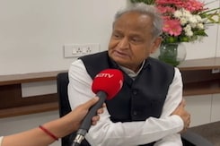 सामाजिक कार्य करें, राजनीति का मक़सद सेवा है: अशोक गहलोत सामाजिक कार्य करें, राजनीति का मक़सद सेवा है: अशोक गहलोत