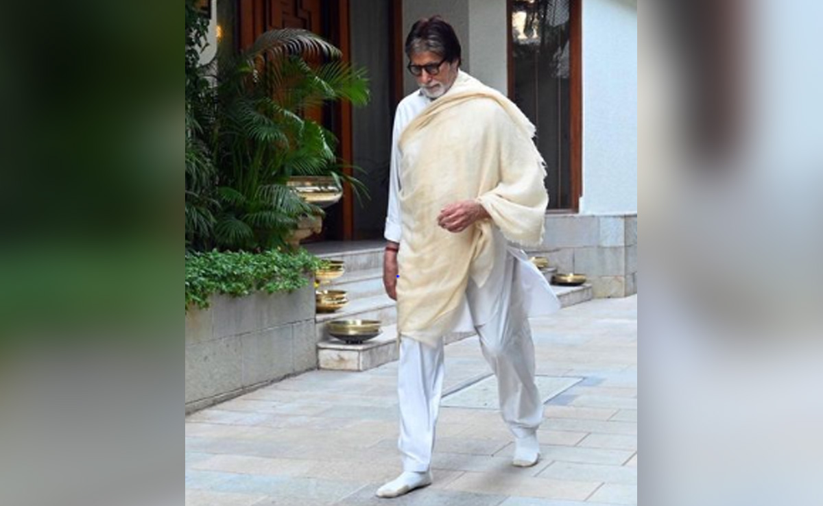 When Amitabh Bachchan Asked Fans To "Keep Away" From Jalsa This Sunday