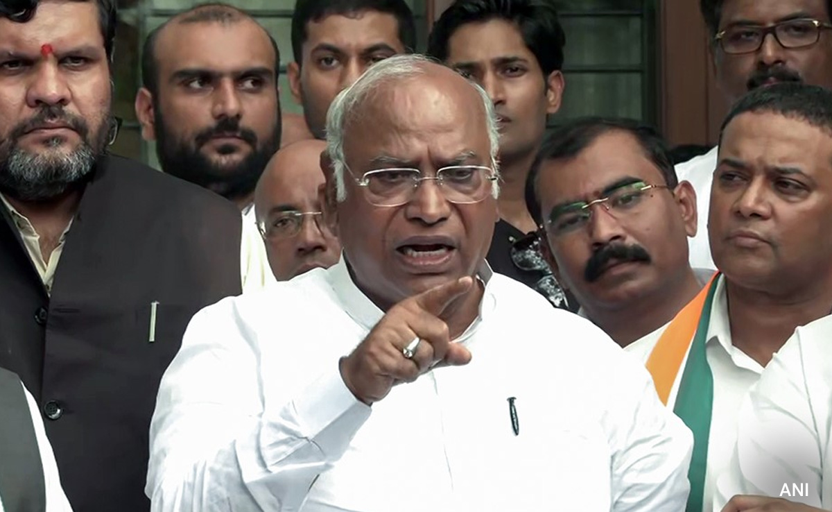 Congress Chief Attacks PM Modi Over Jobs