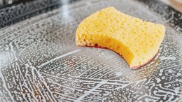 Smelly Kitchen Cloths And Sponges? No More! 5 Best Ways To Fix It