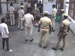 गैंगस्टर टिल्लू ताजपुरिया की हत्या करने वाले कैंदियों को दूसरी जेलों में किया शिफ्ट गैंगस्टर टिल्लू ताजपुरिया की हत्या करने वाले कैंदियों को दूसरी जेलों में किया शिफ्ट